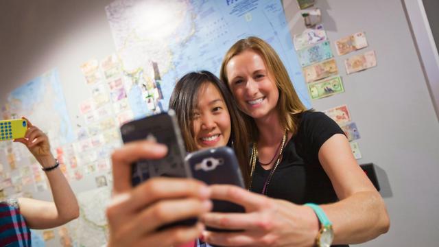 Volunteer your Copywriting skills in United States to support Decent Work and Economic Growth