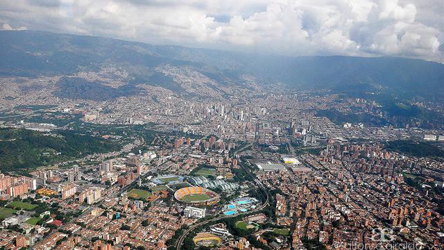 Volunteer your Web Development skills in Colombia to support Economic Development