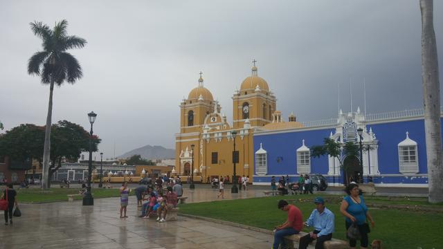 Volunteer your Teaching skills in Peru to support Sustainable Cities and Communities