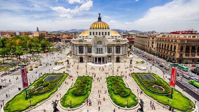 Volunteer your Business Strategy skills in Mexico to support Quality Education