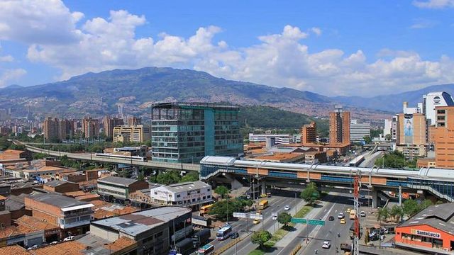 Volunteer your Sales skills in Colombia to support Peace, Justice and Strong Institutions,Responsible Consumption and Production,Reduced Inequalities